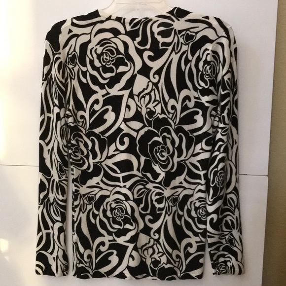 Cyrus V-neck Sweater - Picture 2 of 4